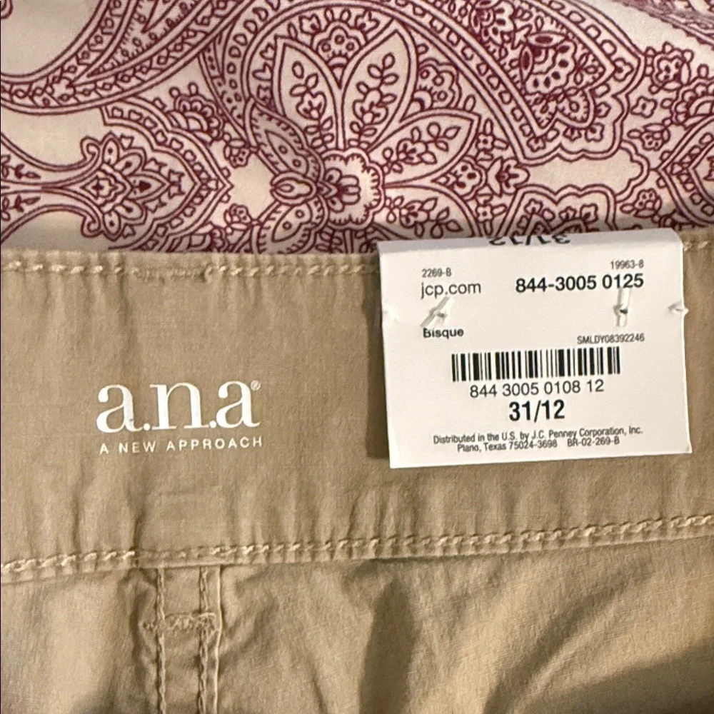 Anna Khaki Women's Cargo Shorts - Picture 2 of 4